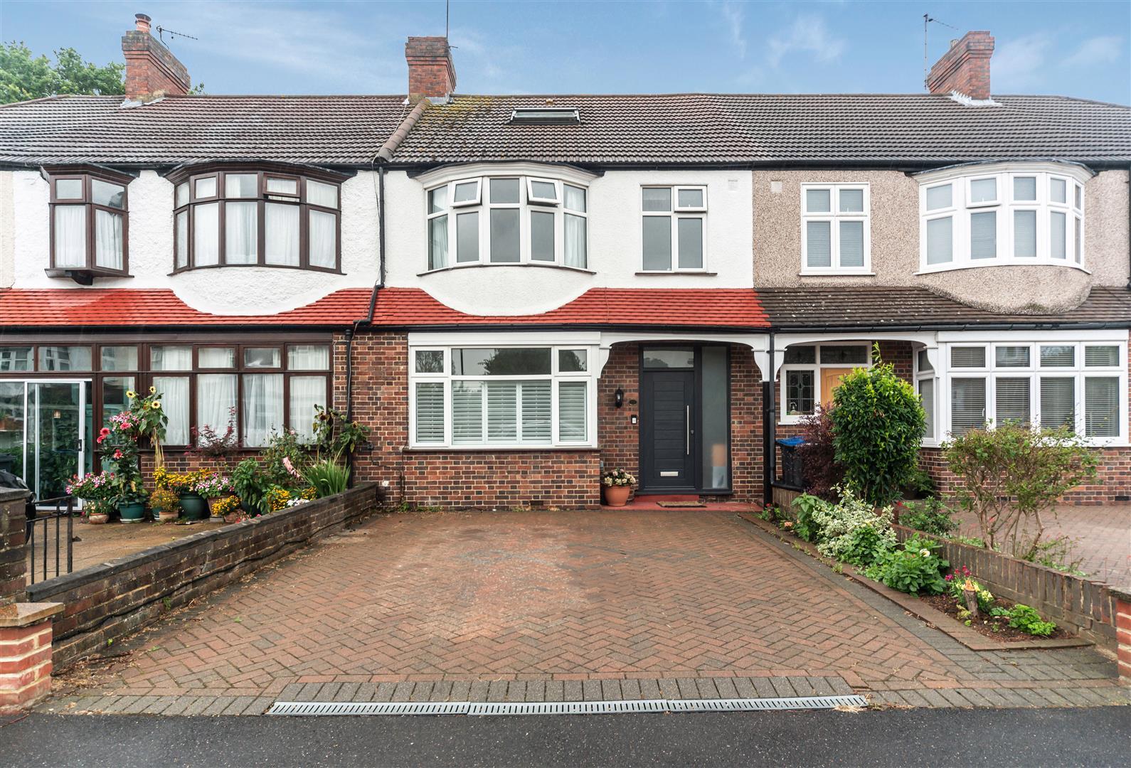 Properties for sale in Raynes Park