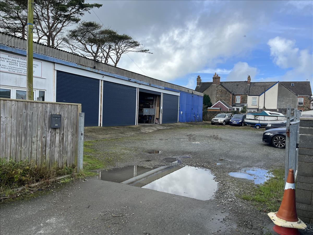 commercial property light industrial for sale in Midland Garages