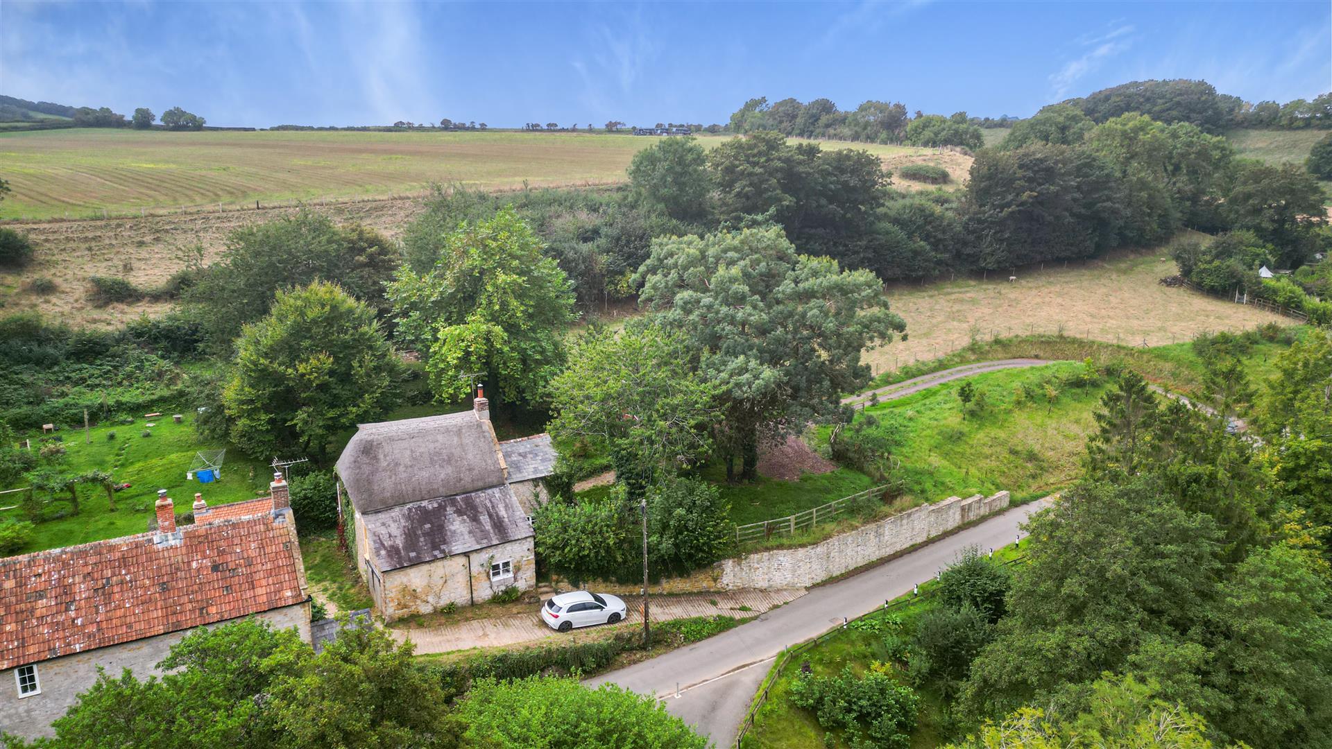 2 bedroom detached house for sale in Uploders, Bridport, DT6 Symonds