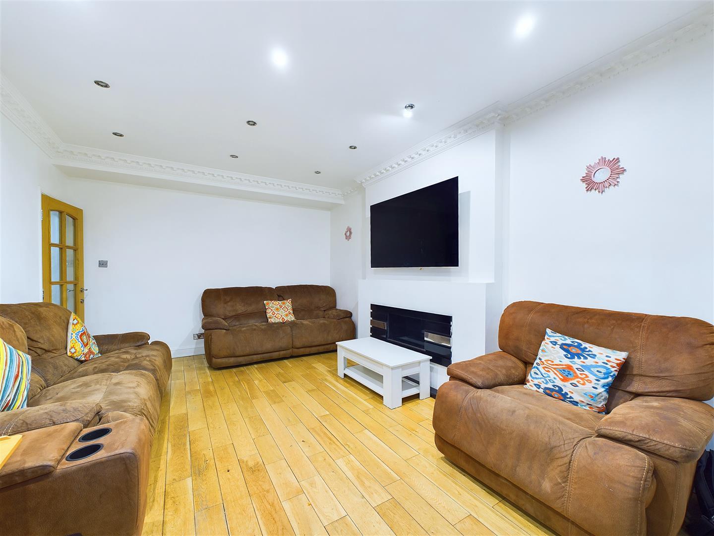 Property Image41b68032-07b6-4f47-bf78-b58f80ce3c14