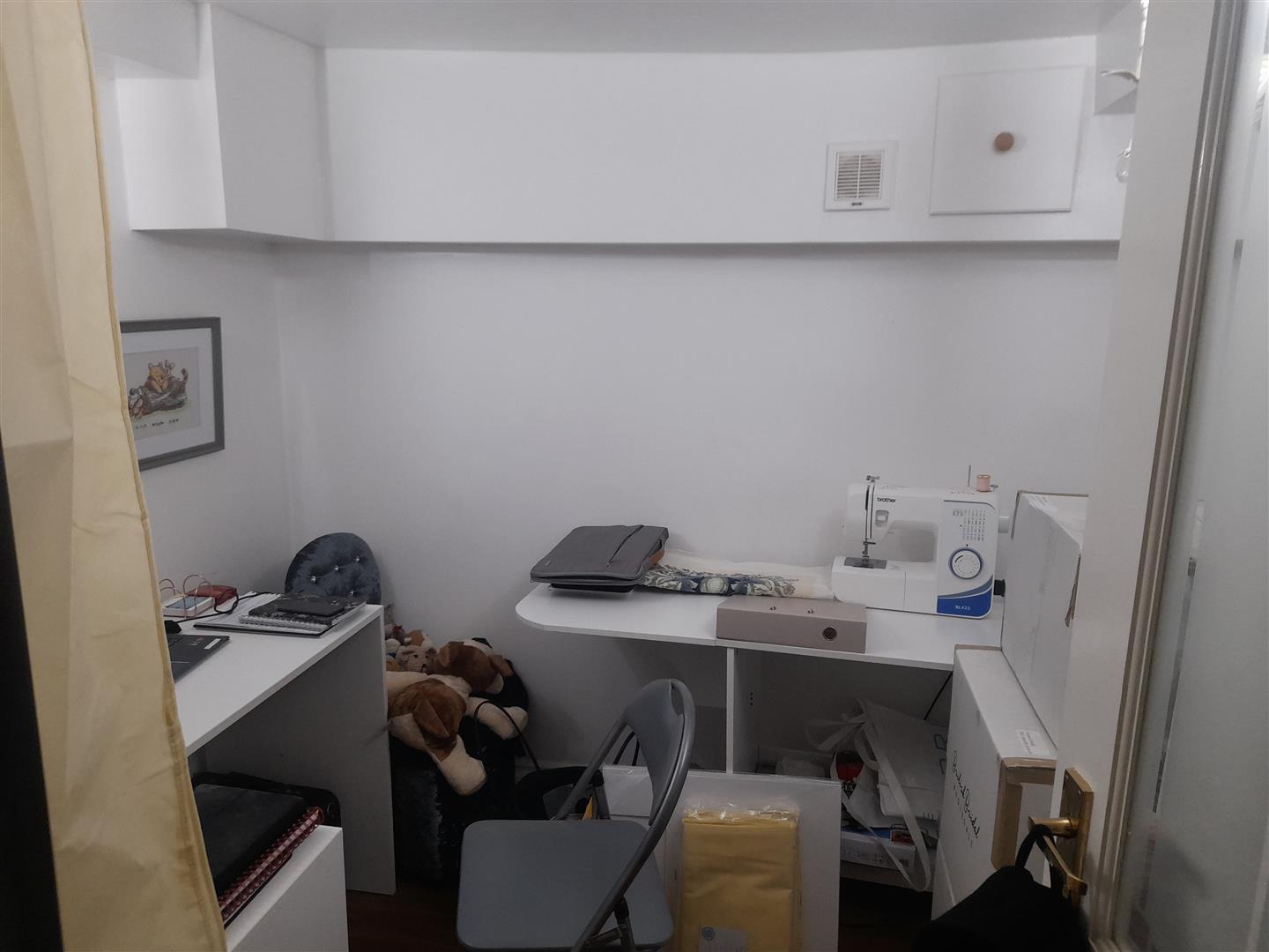 commercial property retail property high street to let in Market