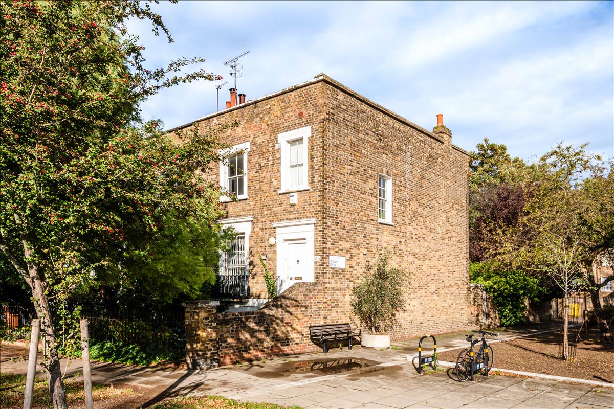 Properties for sale Fyfe McDade Estate Agents in Shoreditch