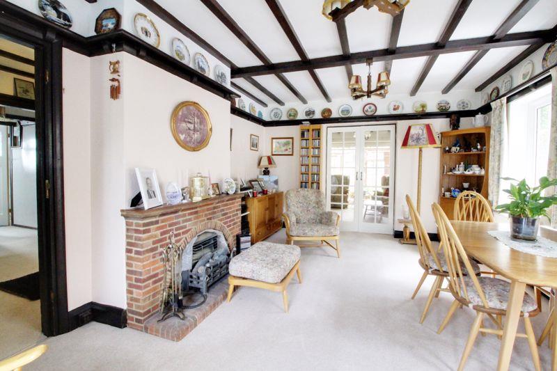 4 bedroom house for sale in Tolmers Road, Cuffley, EN6 Banc Property