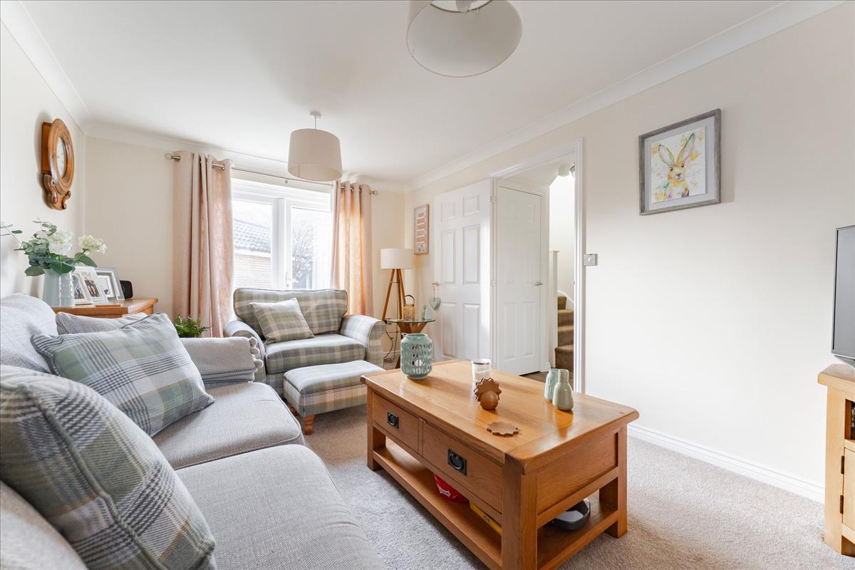 Property Image45f4602f-b656-45e7-817b-84635c3a227c