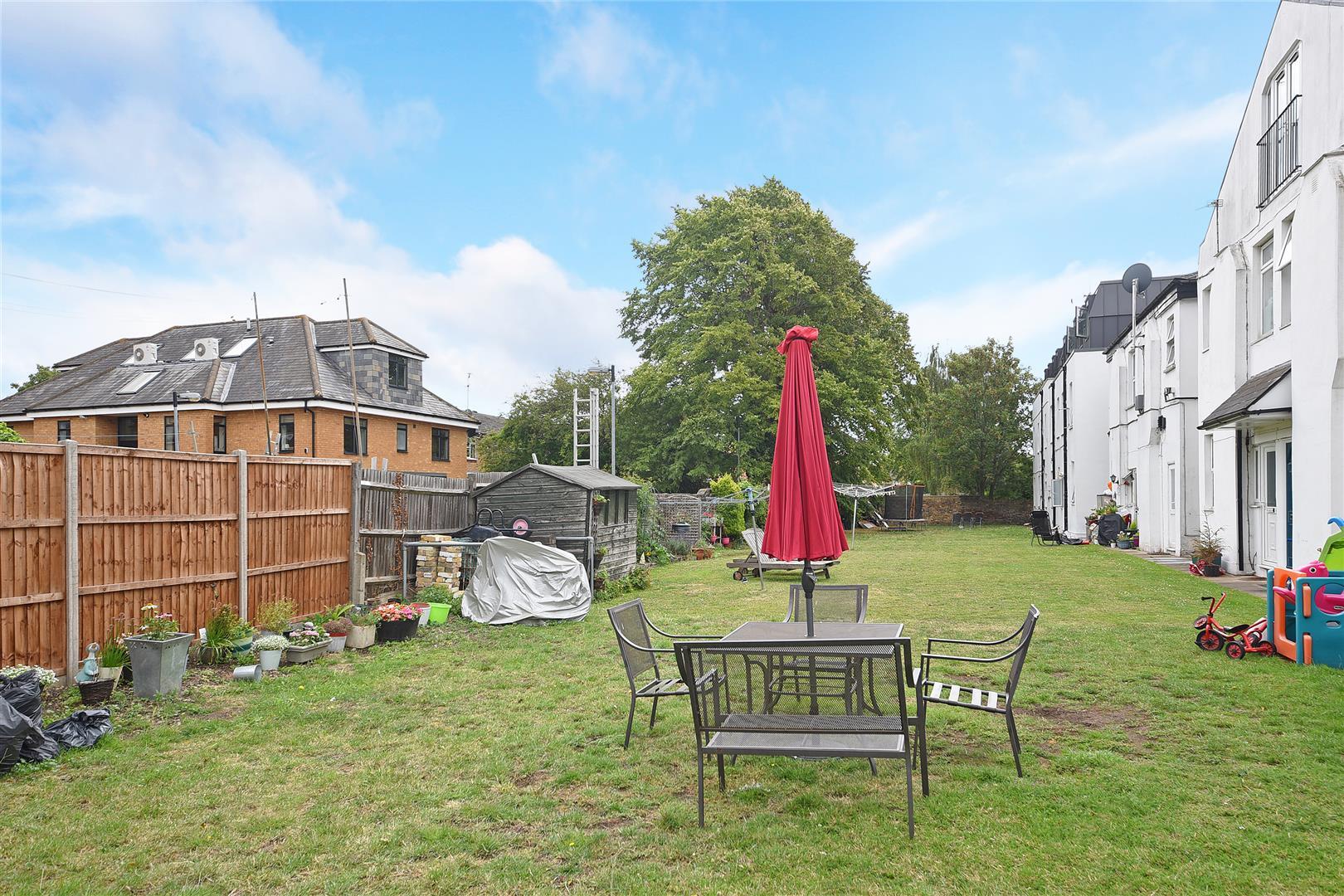 1 bedroom flat for sale in Robinson Road, Colliers Wood, SW17