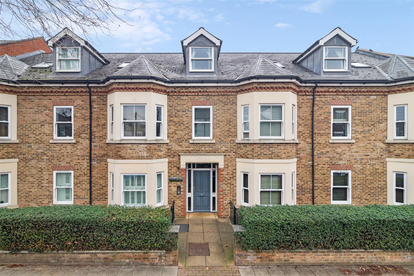 Property Image49df51a7-11bf-43b8-8c53-356fcfca983e