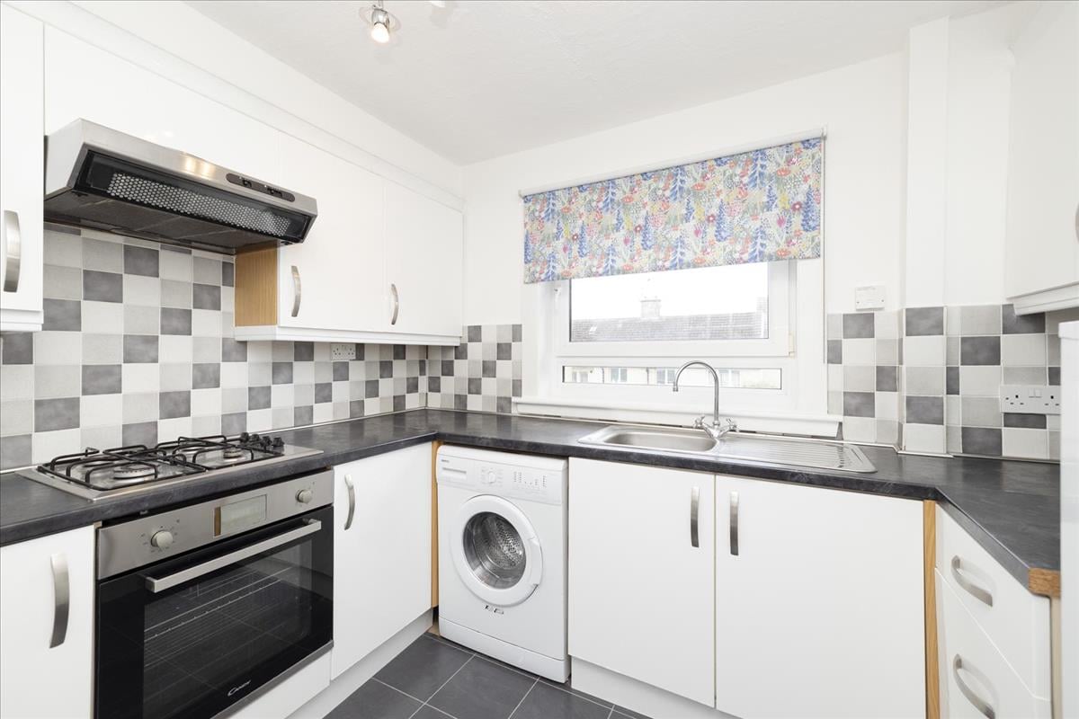 2 bedroom flat for sale in 11/5 Firrhill Drive, Edinburgh, EH13 ...