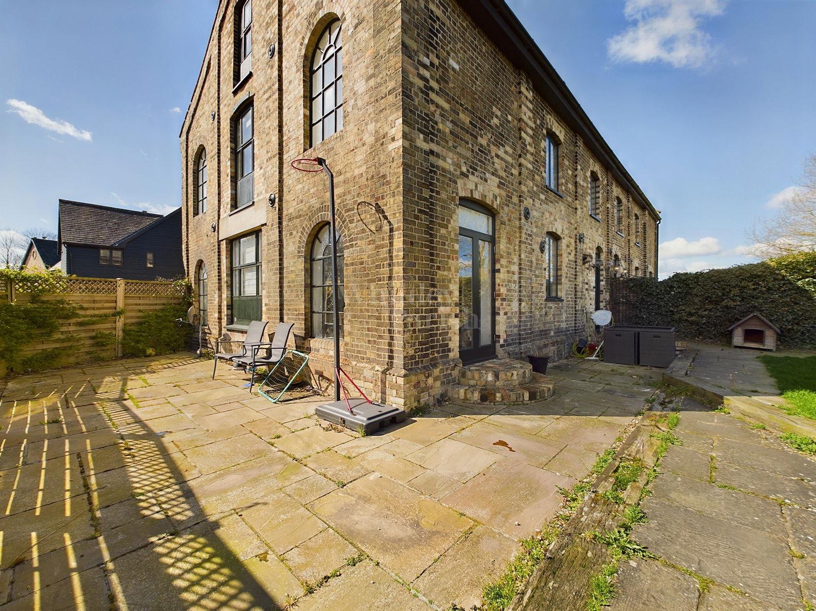 Property Image4b3f6b97-33f0-4e02-9209-ebf680ea84ed