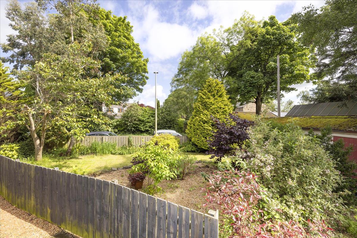 4 bedroom flat for sale in 28 Wallace Crescent, Roslin, EH25 Avenue