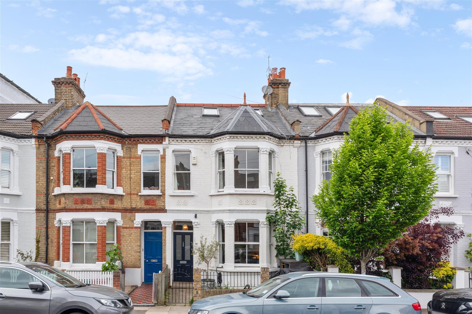 4 bedroom midterraced house for sale in Cornwall Grove, London, W4