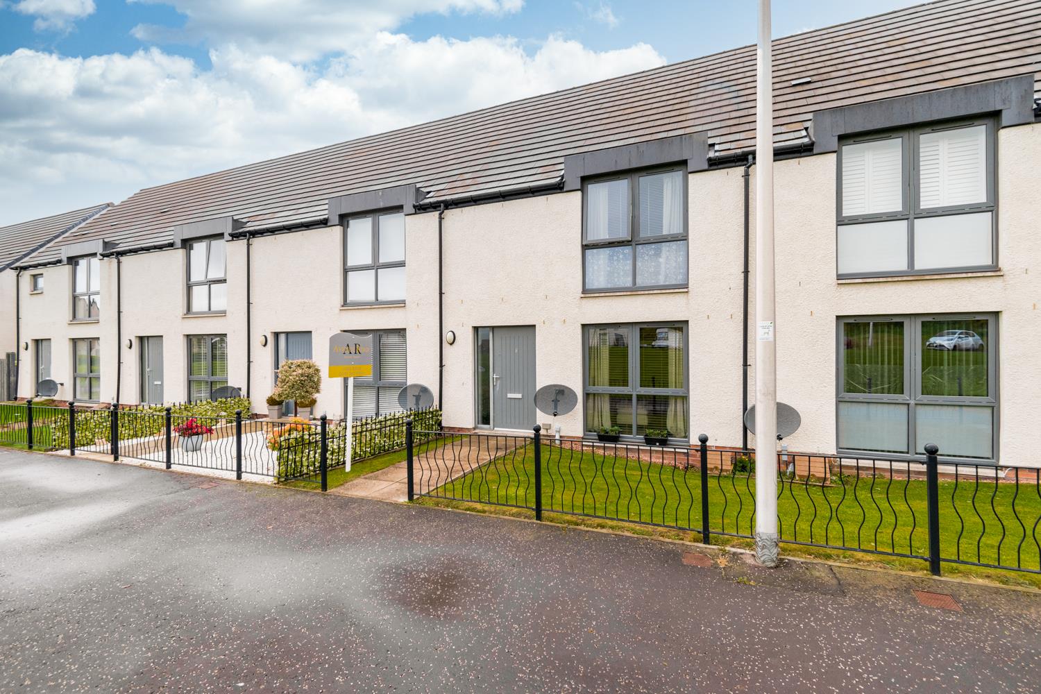 3 bedroom terraced house for sale in 8 Wester Suttieslea Terrace