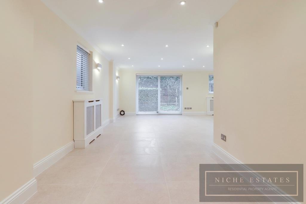Property Image4df9dcd6-dba0-4c89-b826-f6973ff3d539
