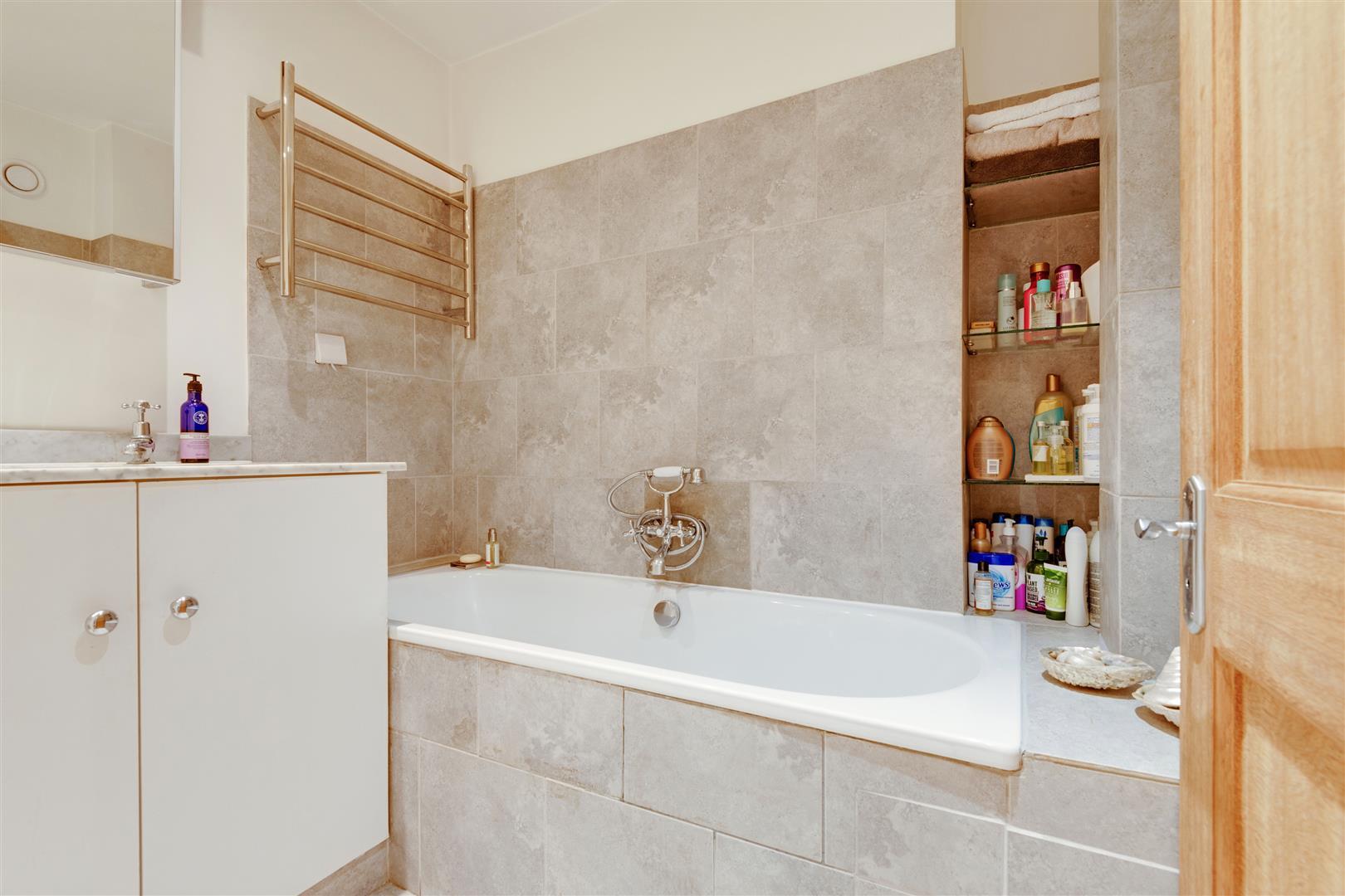 Property Image4fc248cd-1bb3-416c-b0bf-6b75c0f70083