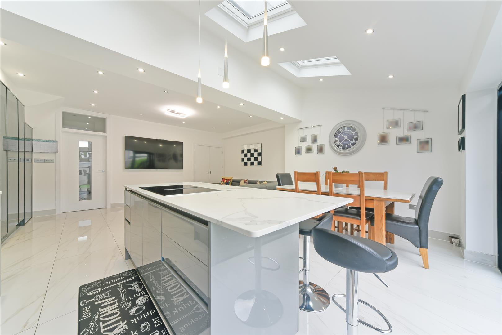 Properties for sale in Raynes Park