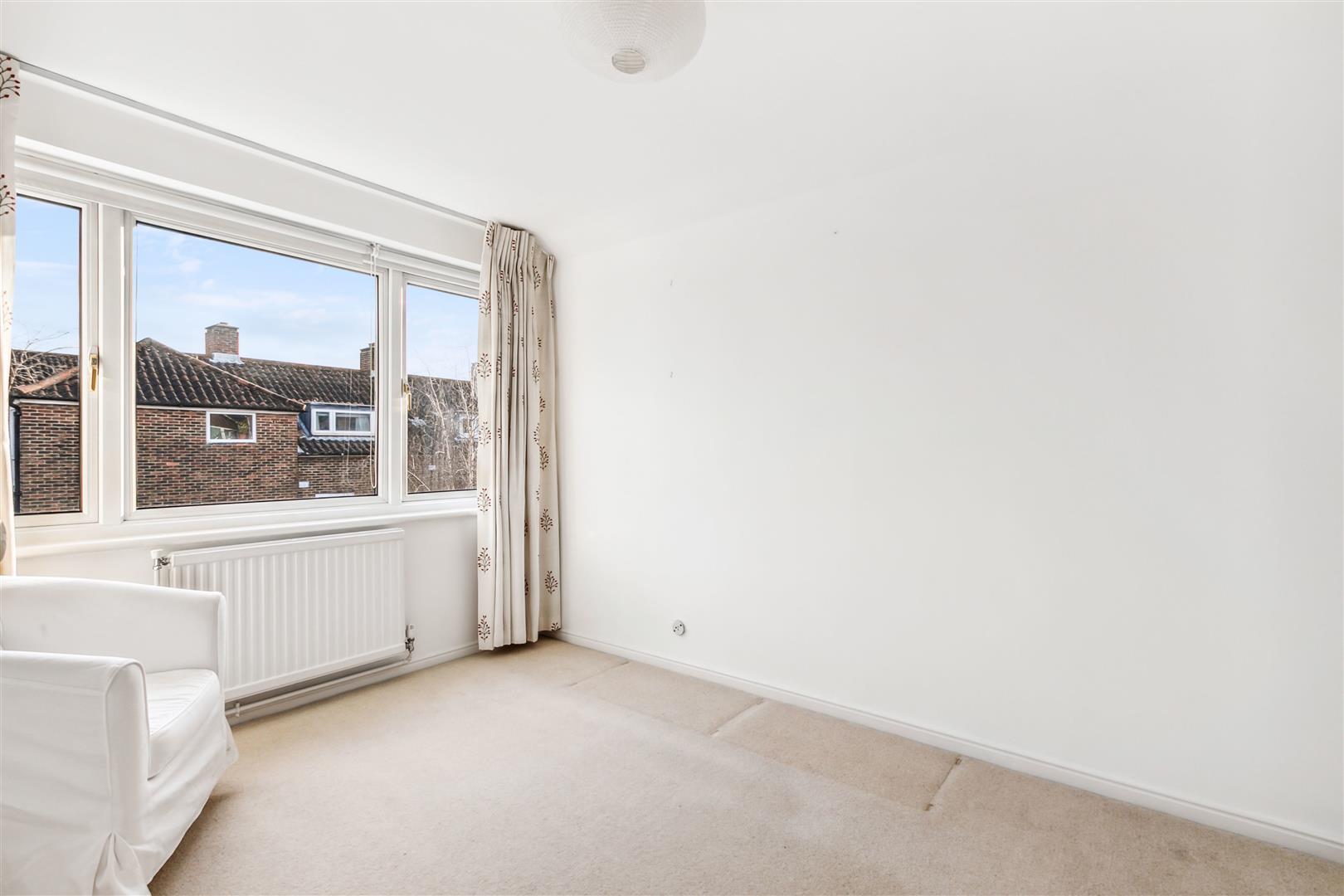 4 bedroom midterraced house for sale in Chiswick Staithe, London, W4