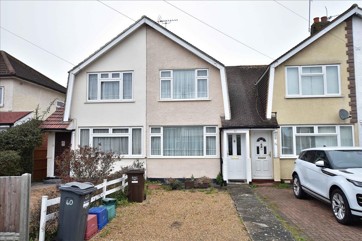 2 Bedroom Mid-terraced House For Sale In Gloucester Road, Feltham, TW13 ...