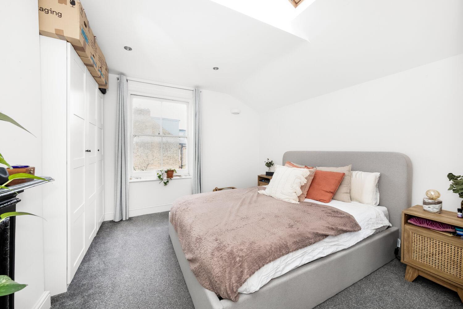 2 bedroom apartment to let in Kestrel Avenue, Herne Hill, SE24 | Pedder
