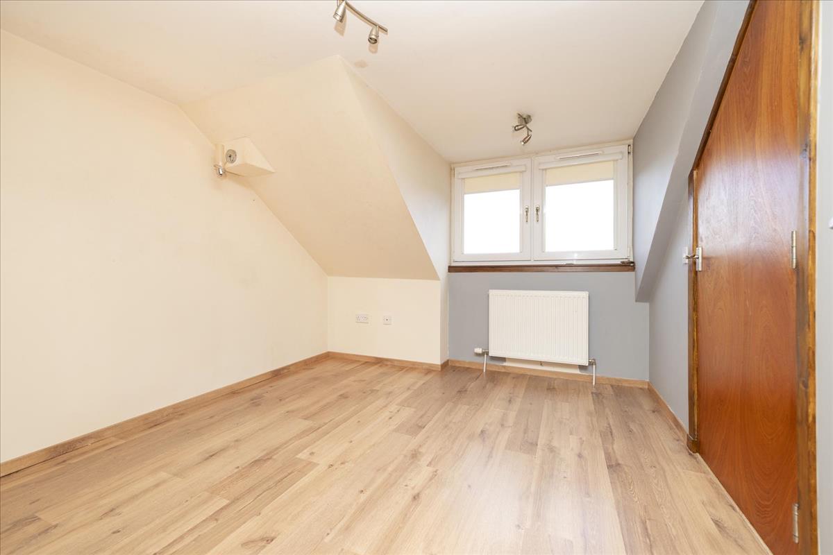 4 bedroom flat for sale in 28 Wallace Crescent, Roslin, EH25 Avenue