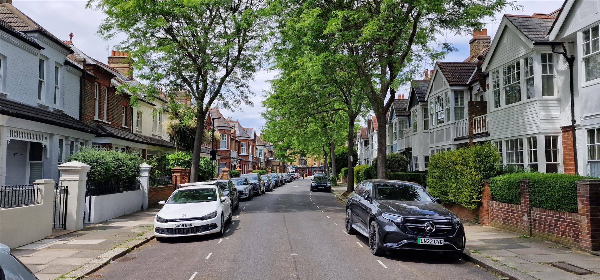 2 bedroom flat for sale in Brackley Road, London, W4 Whitman and Co