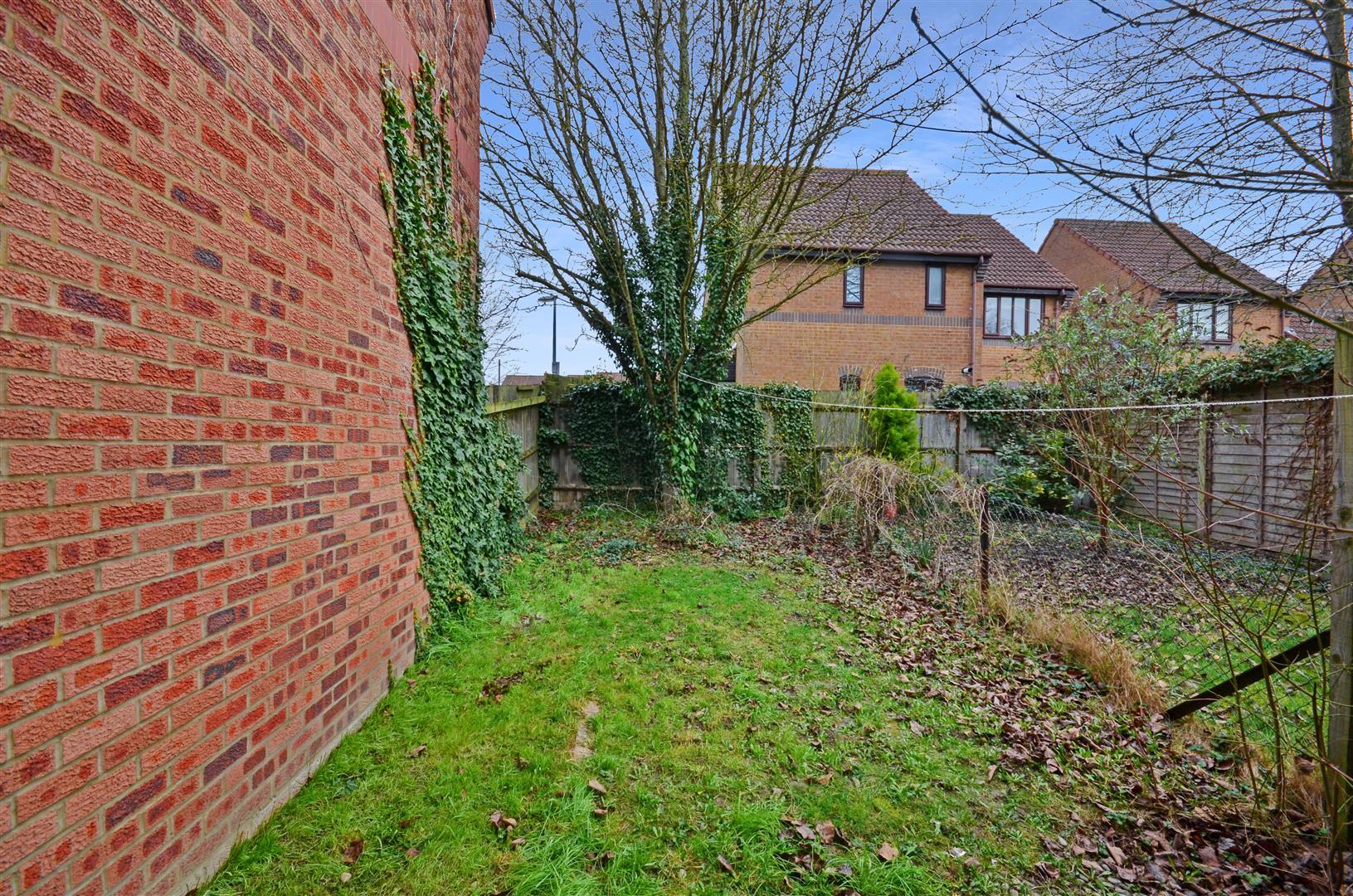 2 bedroom terraced house for sale in Lucerne Close, Cambridge, CB1