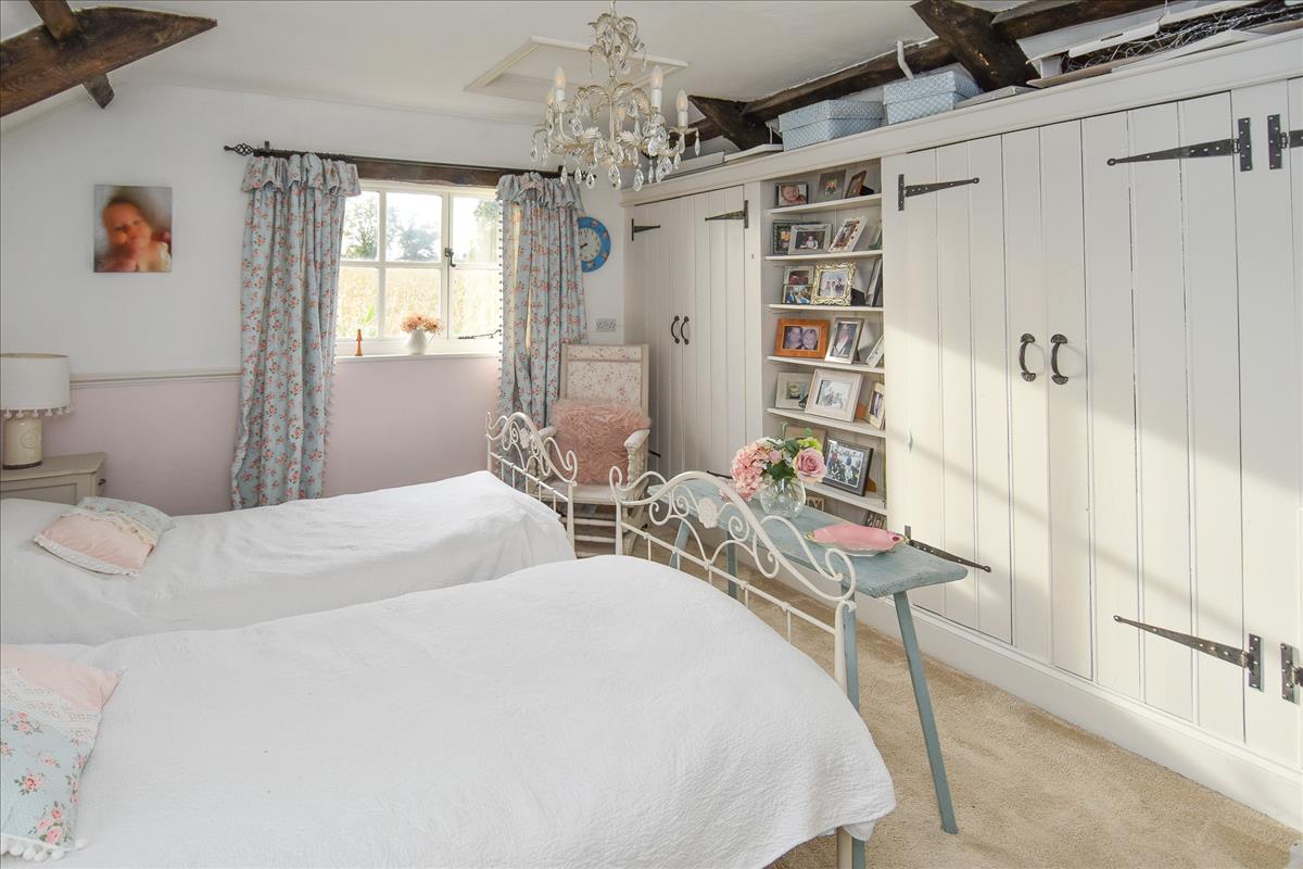 4 bedroom detached house for sale in Alston Sutton Road, Upper Weare