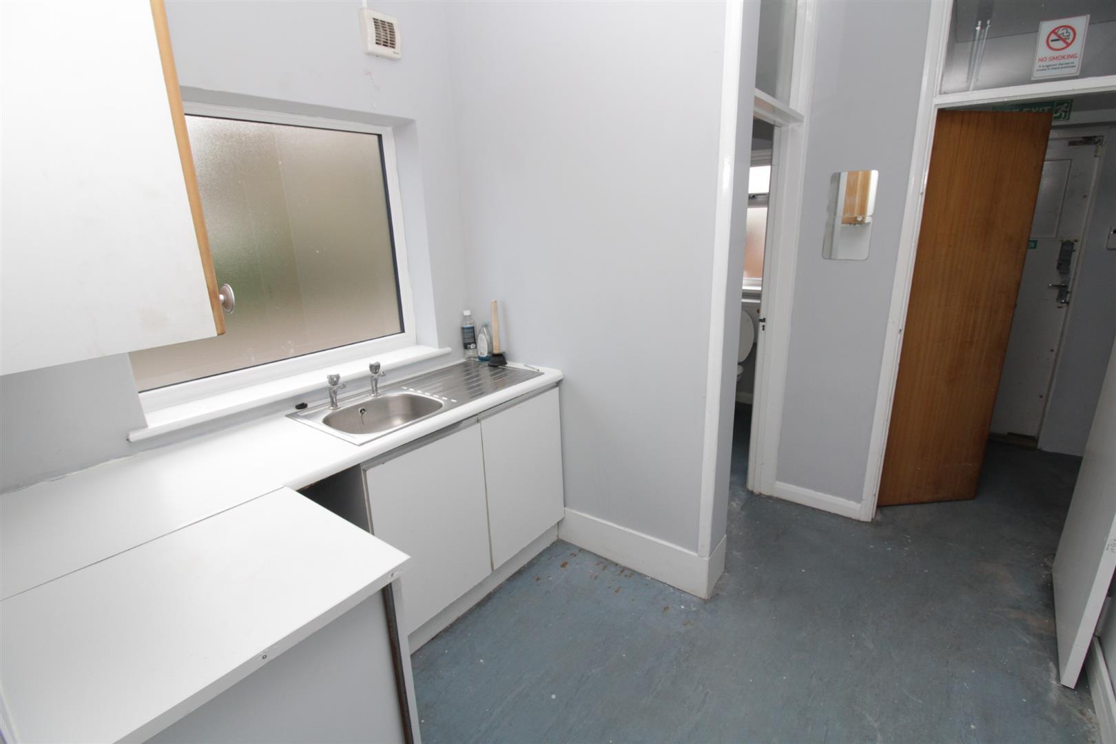 shop to let in Maldon Road, Danbury, CM3 Church and Hawes