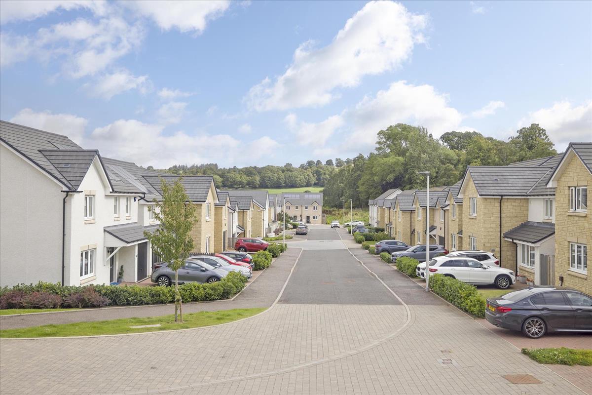 2 bedroom semidetached house for sale in 56 Cadwell Crescent, Gorebridge, EH23 Avenue Road