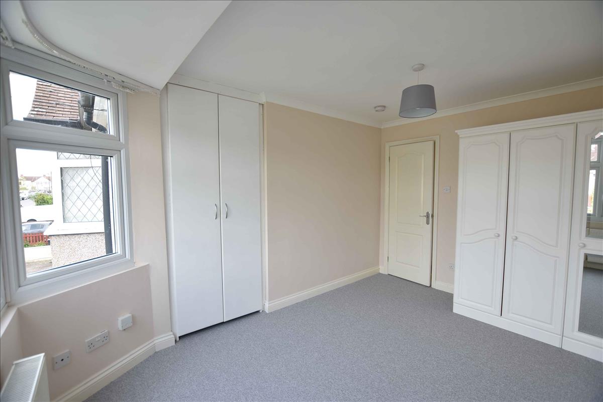 2 bedroom midterraced house for sale in Granville Avenue, Feltham