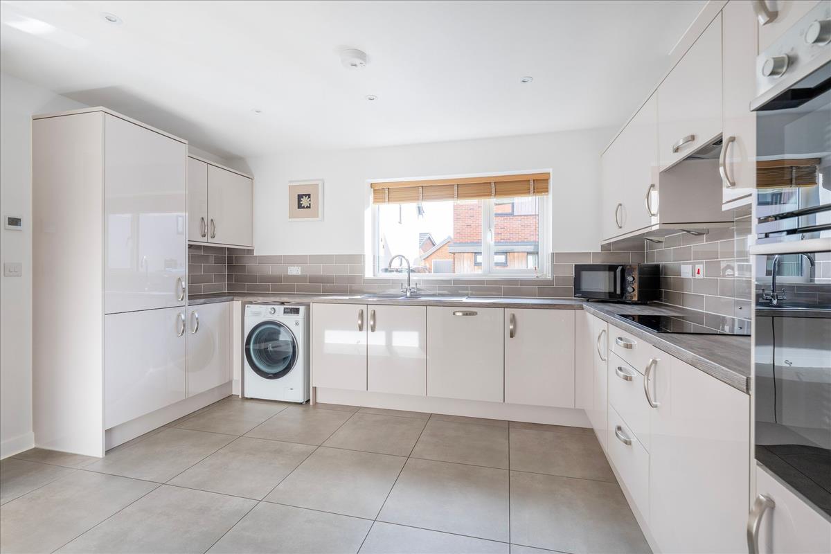 Property Image66f39209-ba03-4718-8e94-a709d502959d