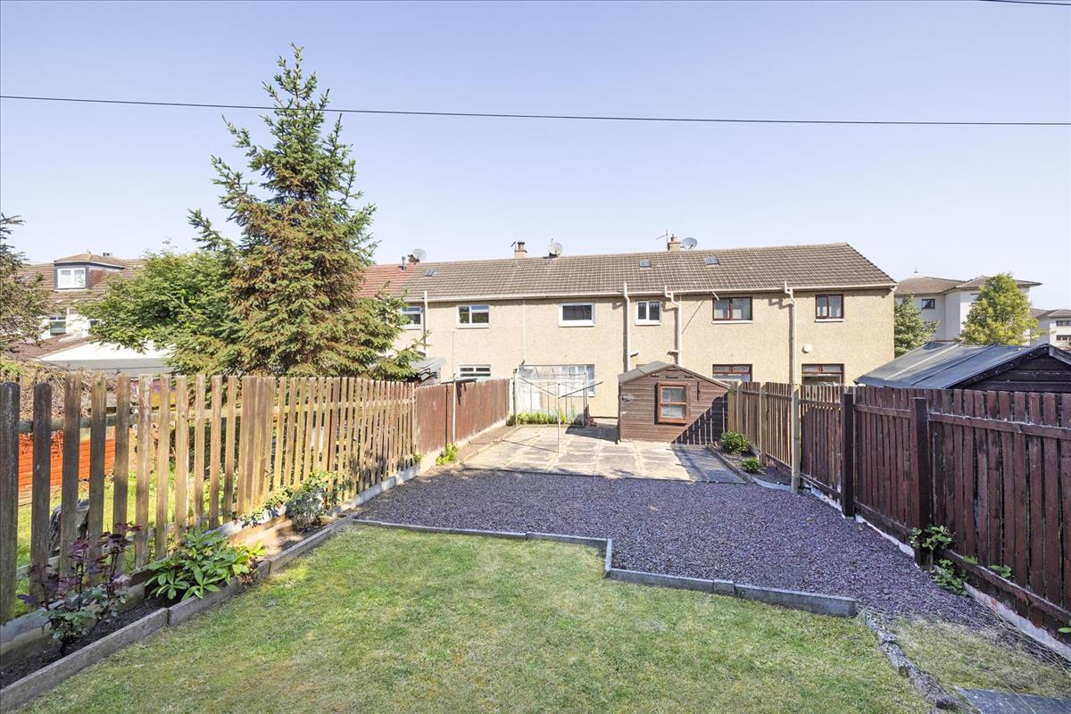 2 bedroom terraced house for sale in 7 Middleshot Square, Prestonpans