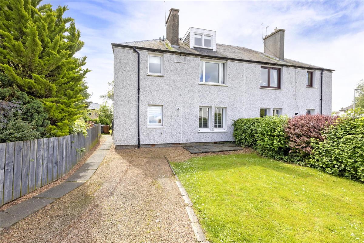 4 bedroom flat for sale in 28 Wallace Crescent, Roslin, EH25 Avenue