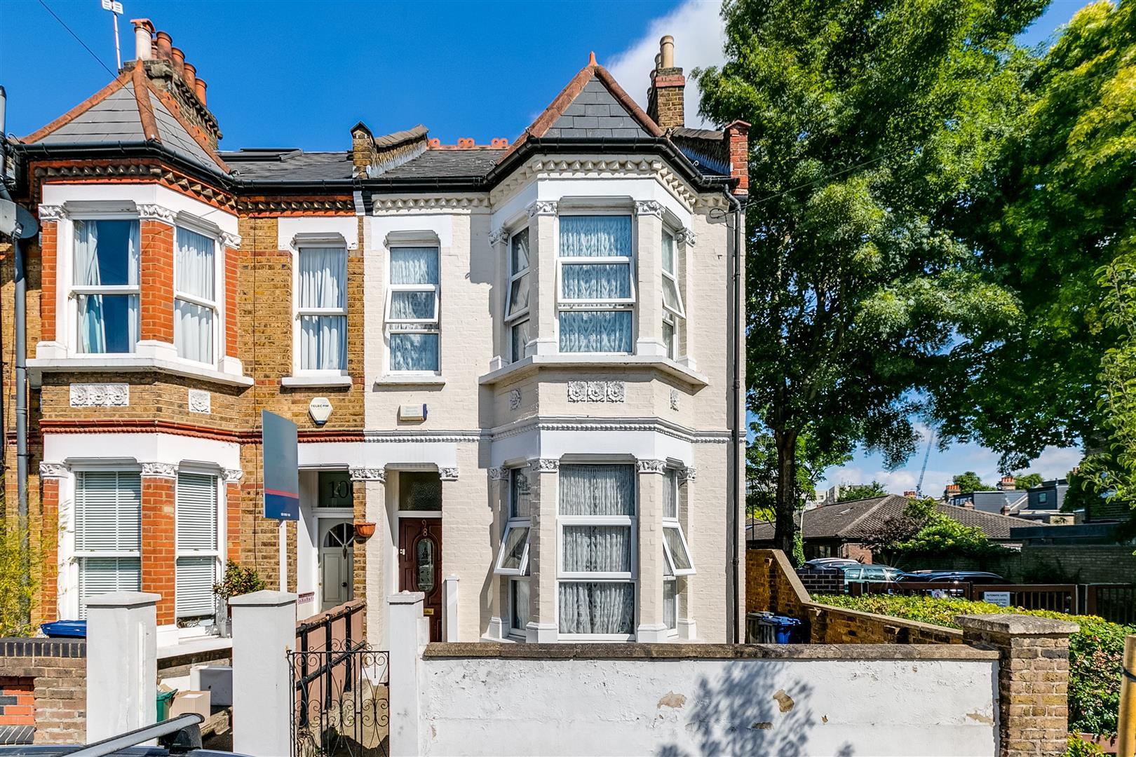 3 bedroom end of terrace house for sale in Rothschild Road, London, W4