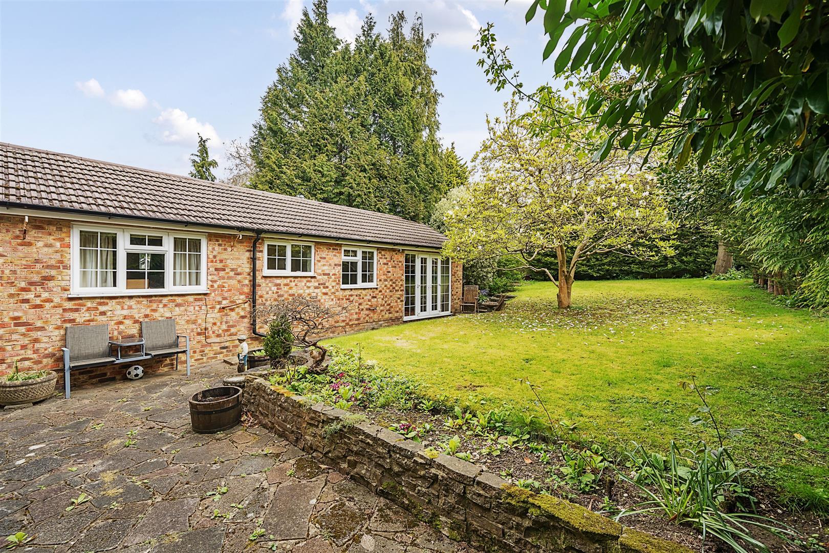 4 bedroom detached house for sale in Kingswood Road, Tadworth, KT20