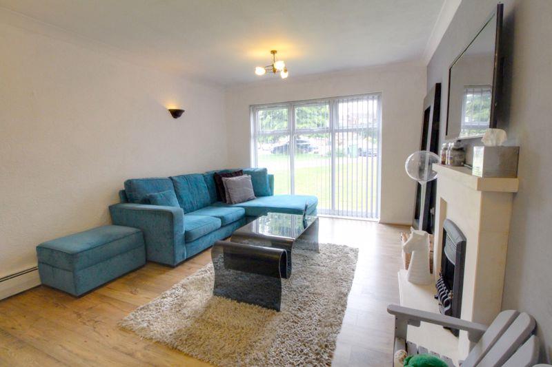 3 bedroom bungalow for sale in Pollards Close, Goffs Oak , EN7 Banc