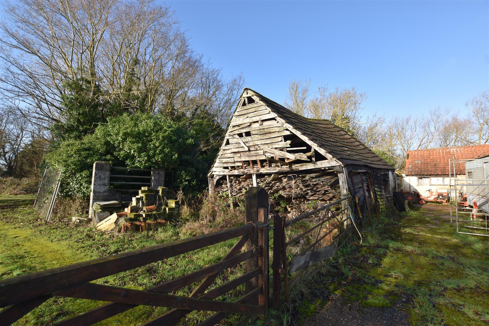5 bedroom house for sale in Beckingham Road, Great Totham, CM9 Church