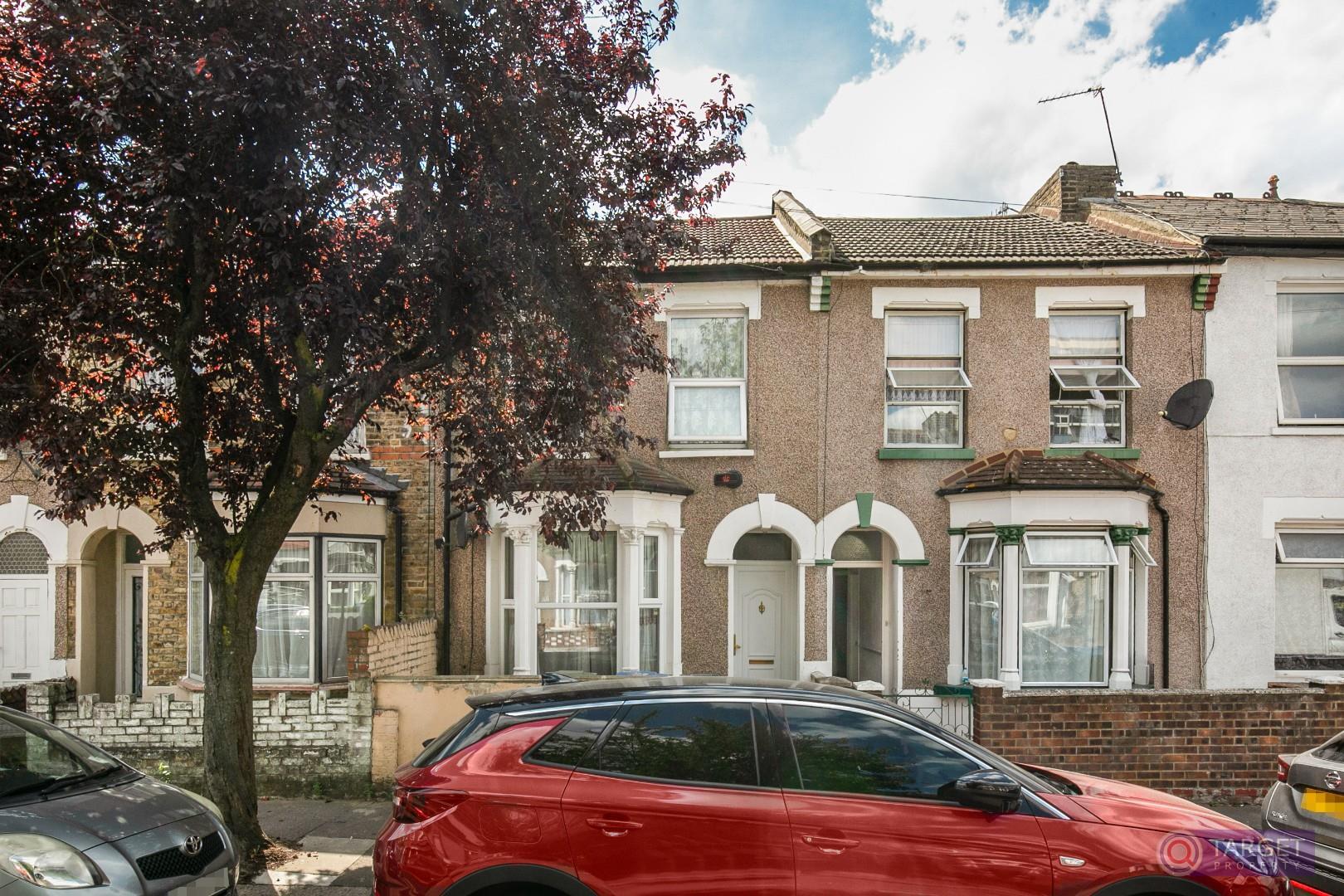 3 bedroom terraced house for sale in Somerset Road London N18