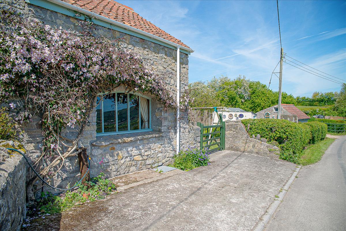 4 bedroom detached house for sale in Alston Sutton Road, Upper Weare