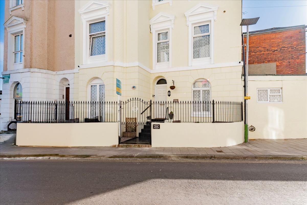 Property Image7265798a-f124-4bb7-8f05-dc8c62026744
