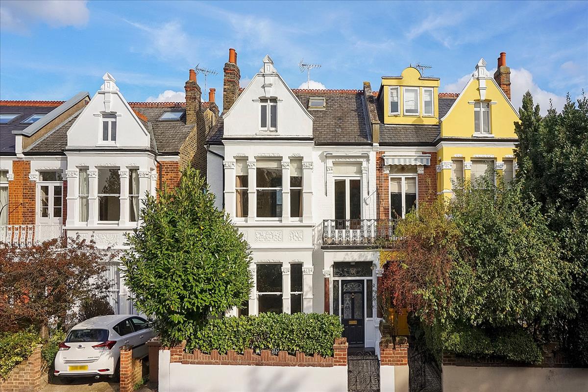 Properties for sale Lawson Rutter Estate Agents in Fulham