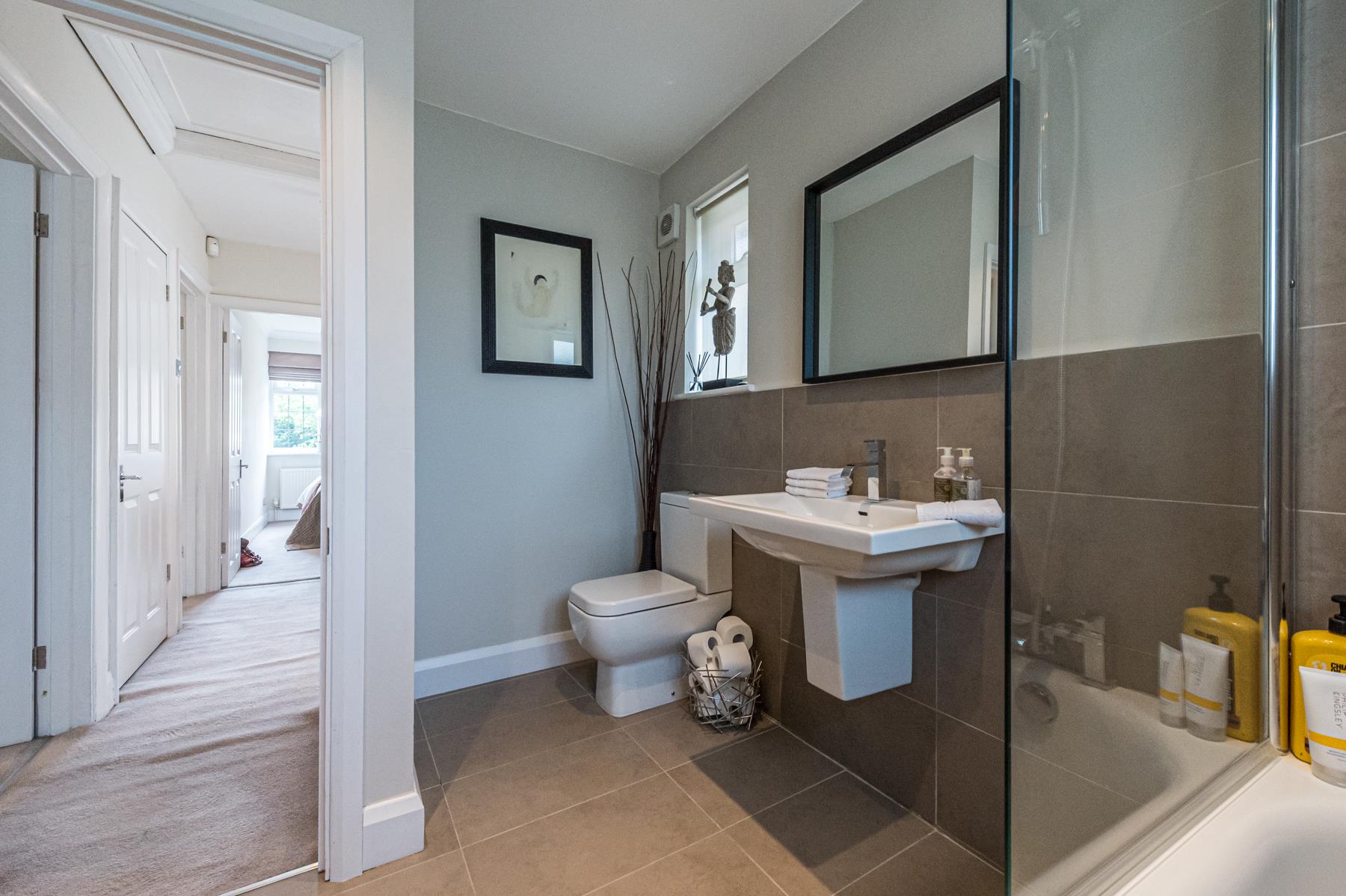 Leigham Ct Rd bathroom 2