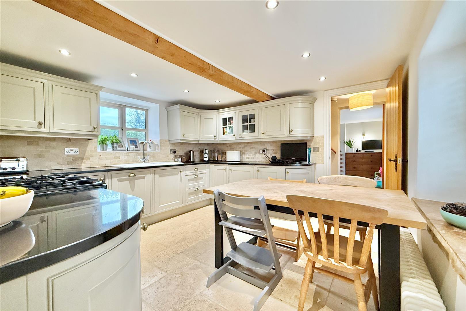 Property Image77f1f28e-47b3-4988-9f30-6775627ed306