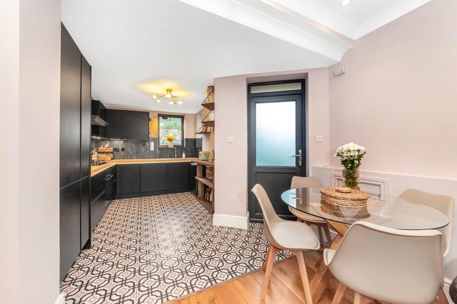 2 bedroom apartment for sale in Queensthorpe Road, Sydenham, SE26 Pedder