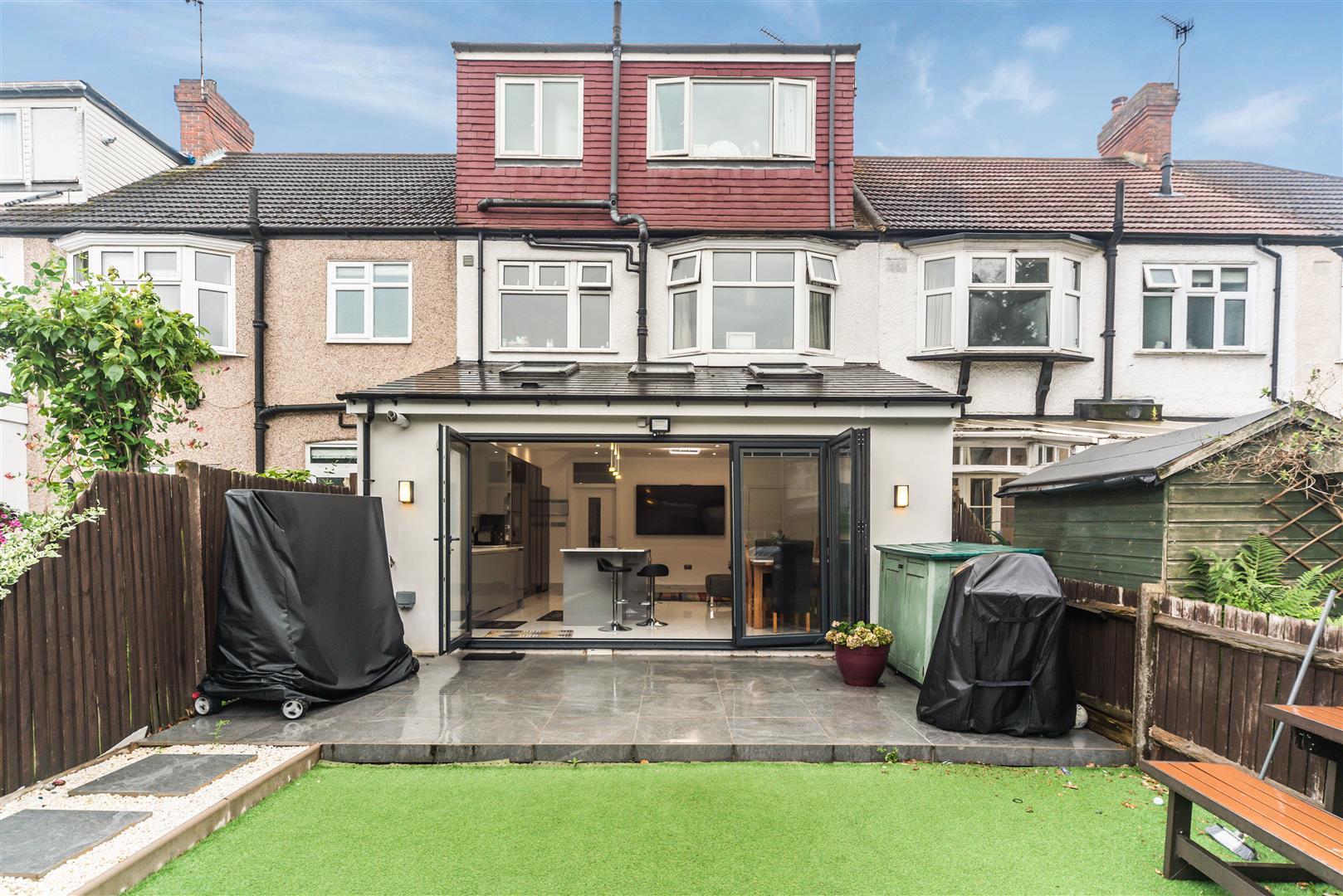 Properties for sale in Raynes Park