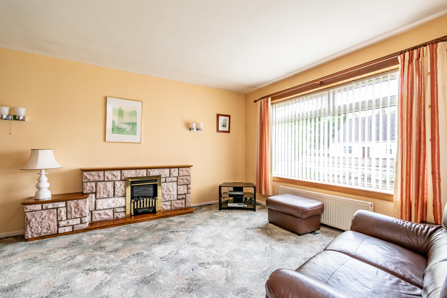 1 bedroom detached bungalow for sale in 16 Dundas Crescent, Eskbank