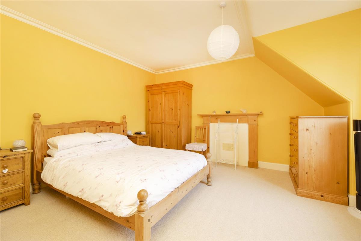 4 bedroom detached house for sale in 9 Private Road, Gorebridge, EH23