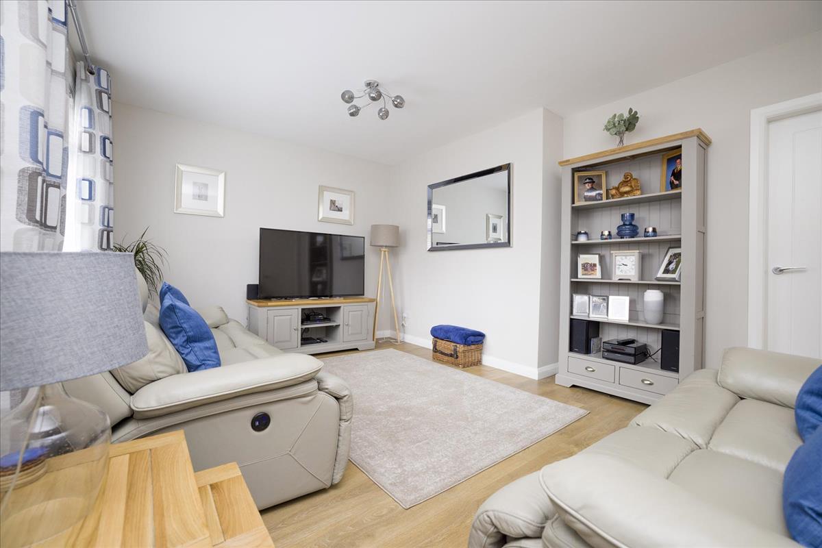 2 bedroom end of terrace house for sale in 32 Dalhousie Gardens
