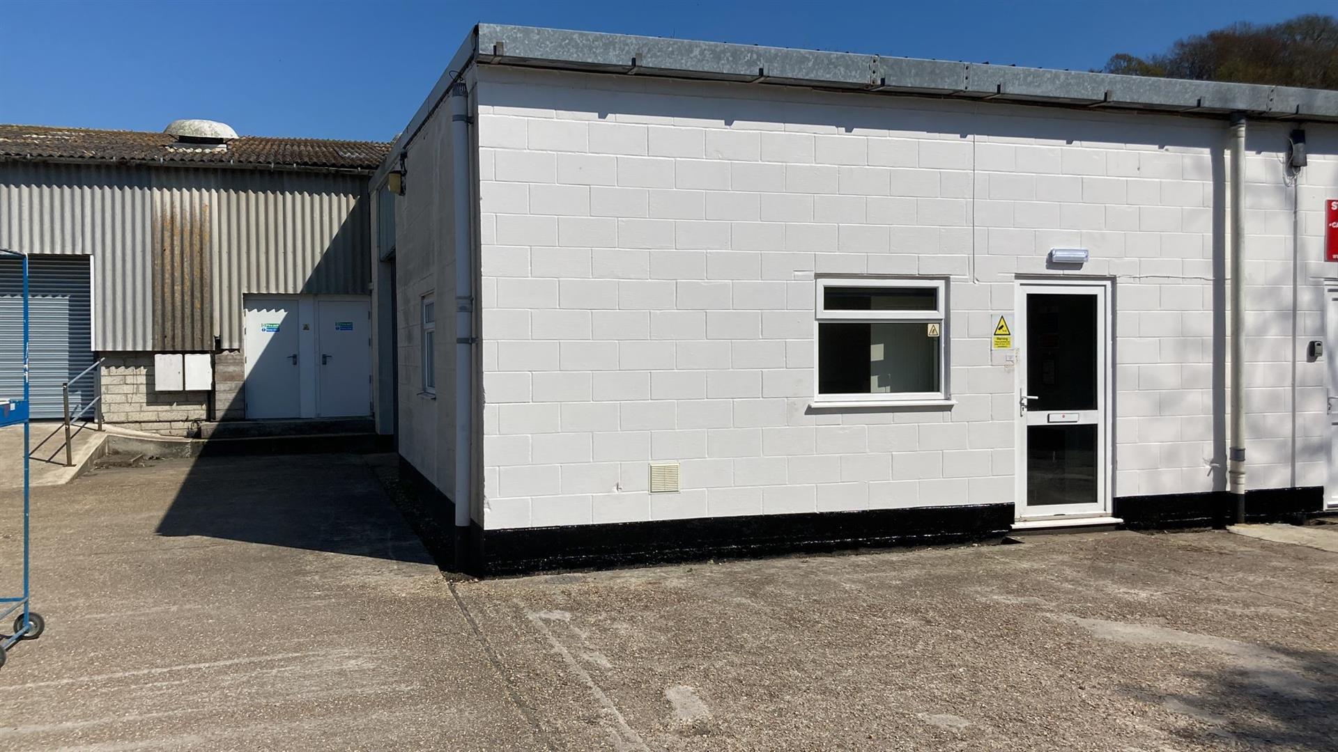 commercial property light industrial to let in East Road Business Park