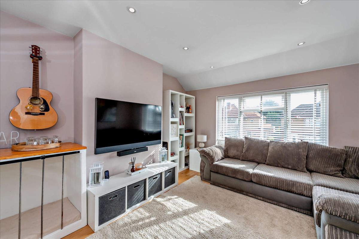 1 bedroom apartment for sale in Croxley Green, Rickmansworth, WD3 Robsons