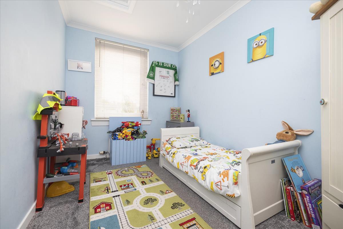 3 bedroom flat for sale in 114 Birkenside , Gorebridge, EH23 Avenue Road Estate & Letting Agents