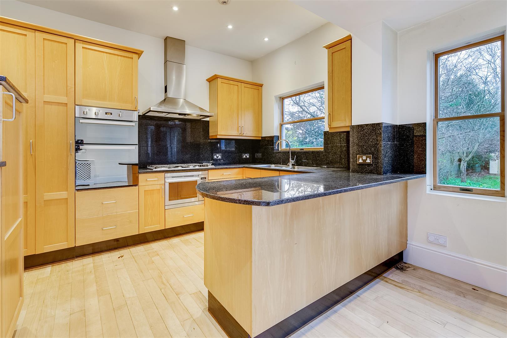 Property Image803042df-4fc8-4c46-8aa3-225c5923fb1d